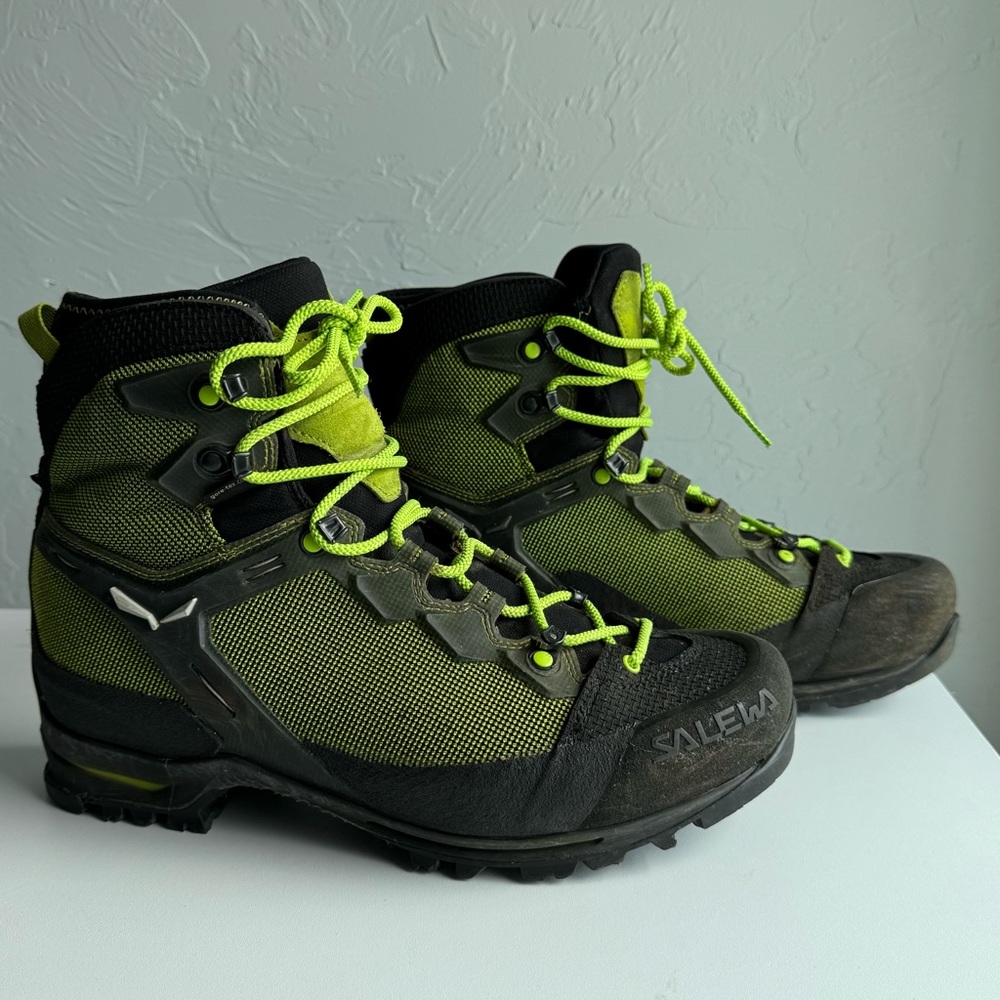 Salewa Ravens 3 Gortex Green and Black High-Top Hiking Boots